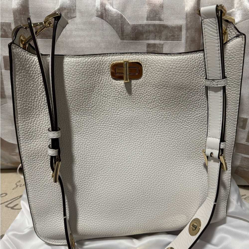 Elegant White Leather Shoulder Bag